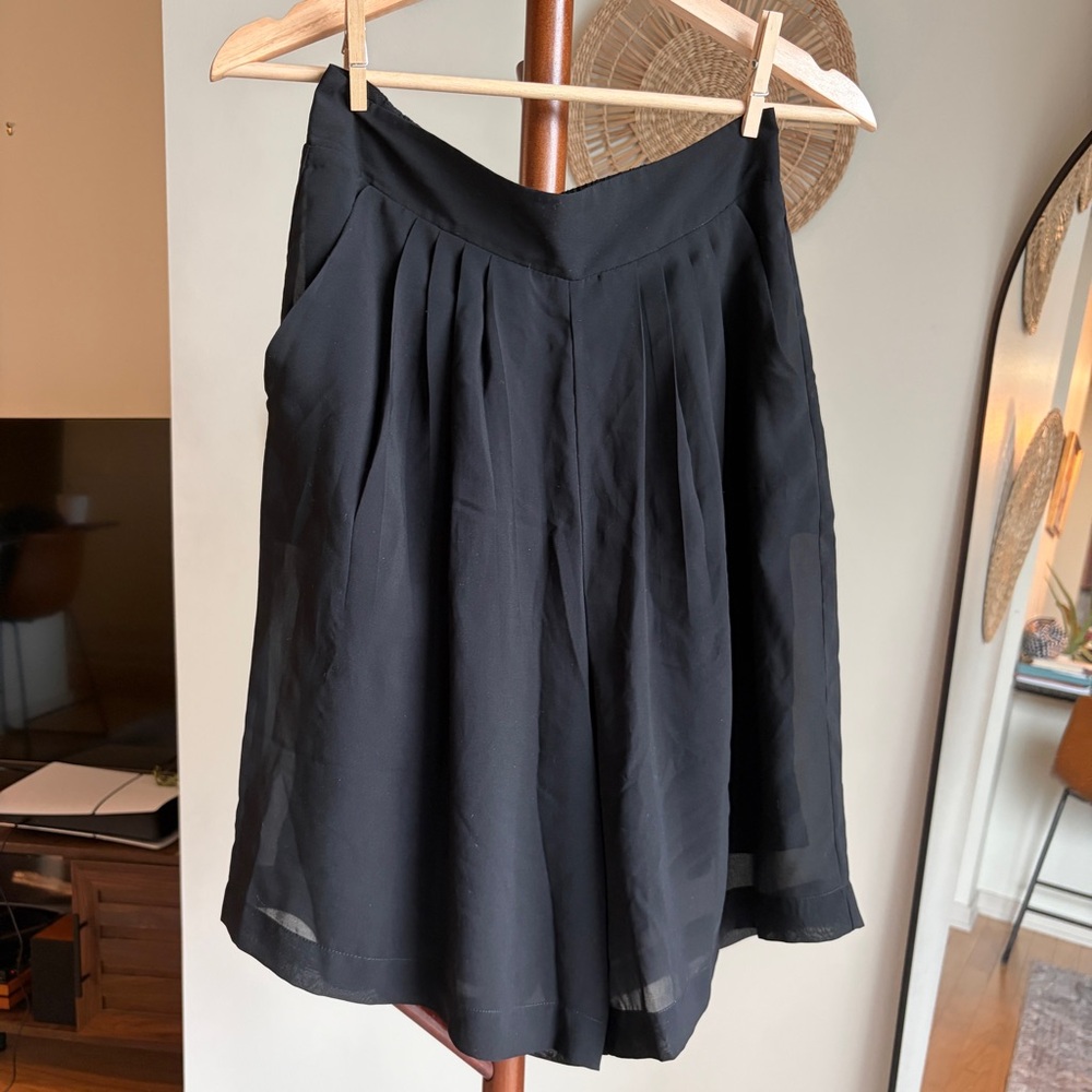 BLACK DRESS SHORTS